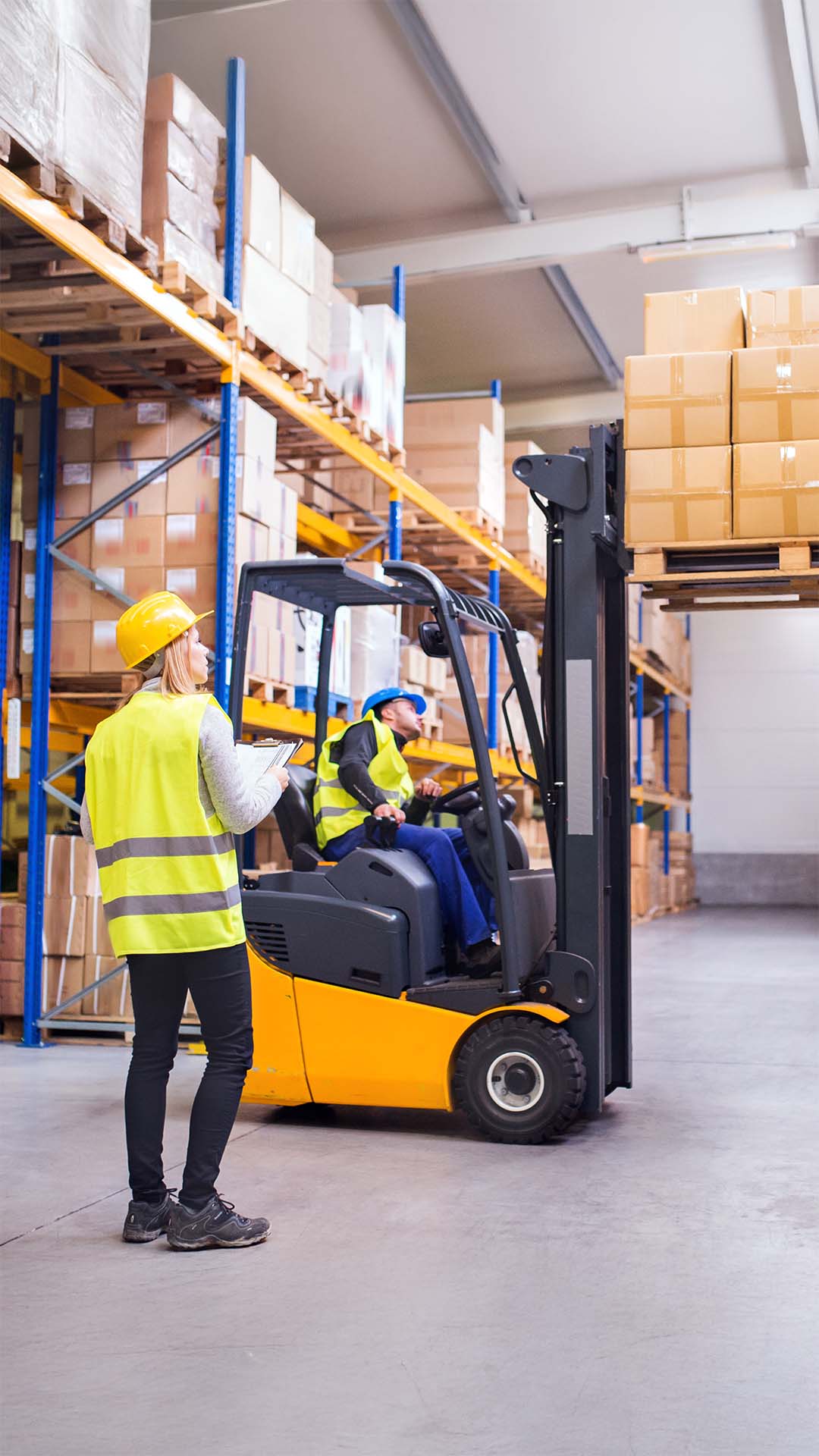 Rechtssichere Staplerschulung mit Hochhubwagen von Sarmas-Arbeitssicherheit